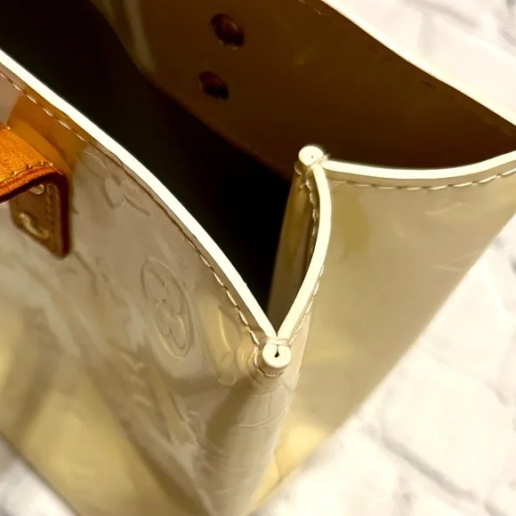 Louis Vuitton Vernis Reade PM Yellow Tote - EUC - Picture 7 of 15